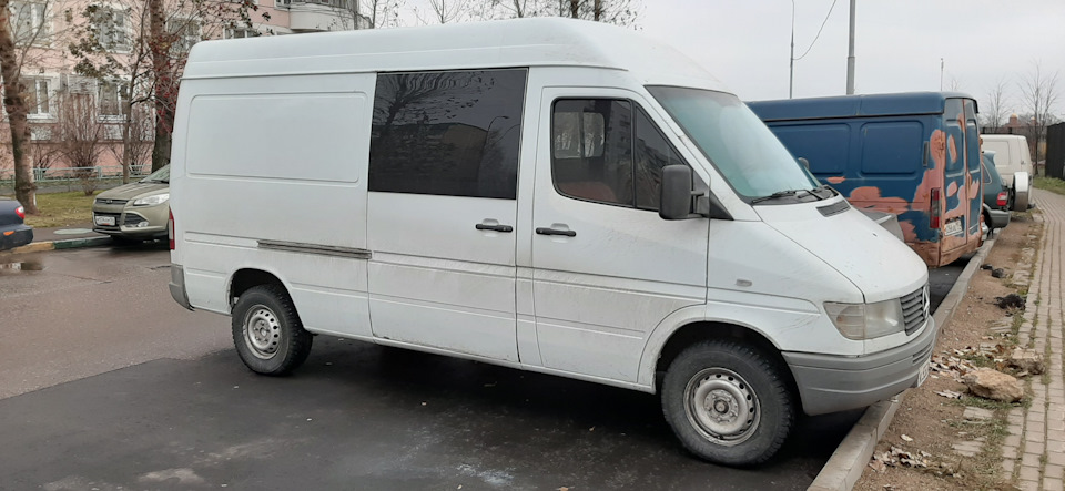 Мерседес спринтер 2.9. Mercedes-Benz Sprinter 1996. Mercedes Sprinter 1996. Мерседес Спринтер 2. Мерседес Спринтер 1996 2.3 дизель.