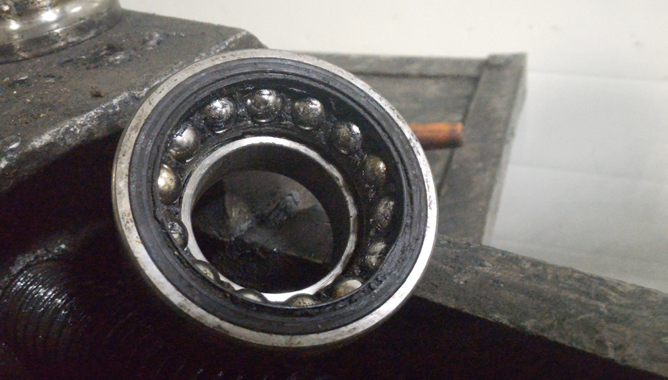 Старый подшипник — Honda Civic Ferio (7G)
