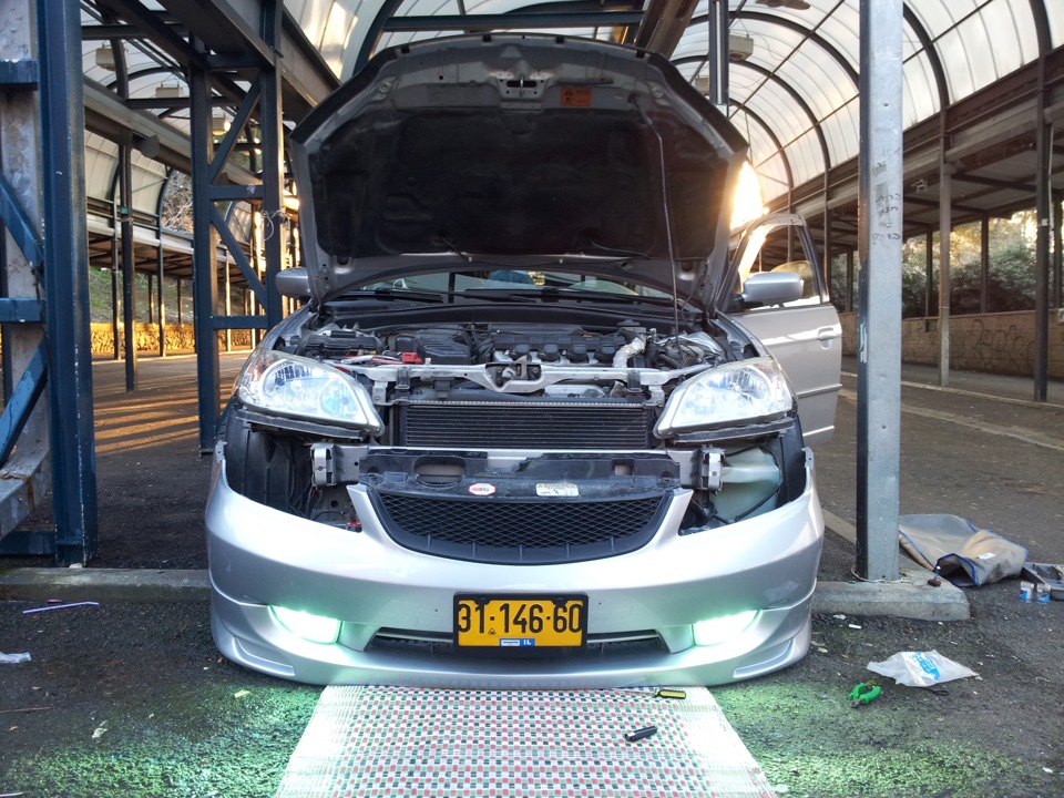 Замена ламп в противотуманках. — Honda Civic (7G), 1,6 л, 2006 года ...