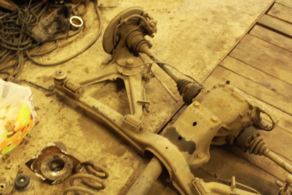 Передняя подвеска bmw e30. Передняя подвеска бмв е30. Задняя подвеска е30 на ваз. Балка бмв е30. Подвеска е30.