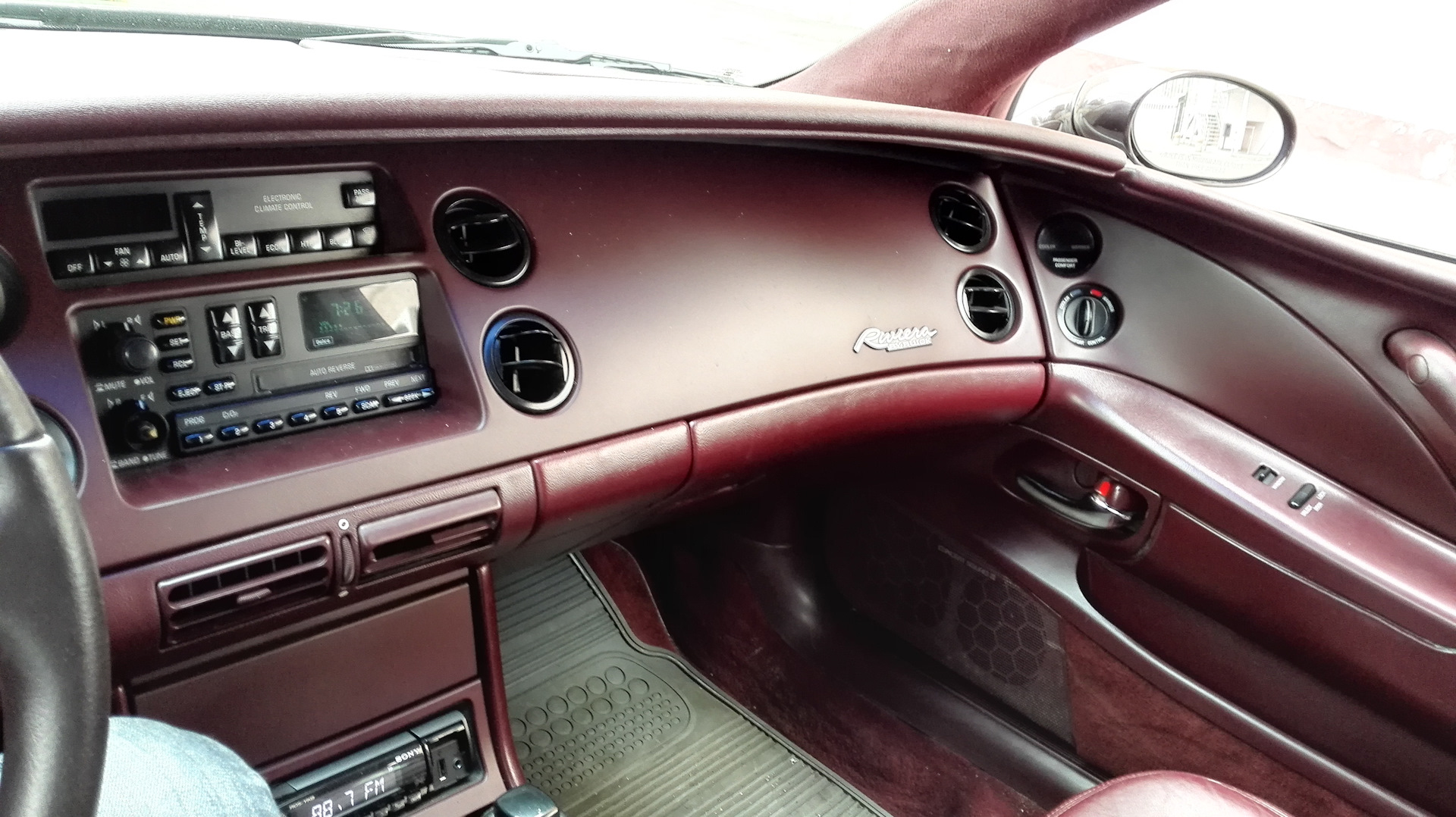 Buick Riviera 1965 Interior