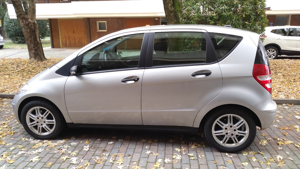 Mercedes-Benz A-Class 1.5 бензин (Италия)