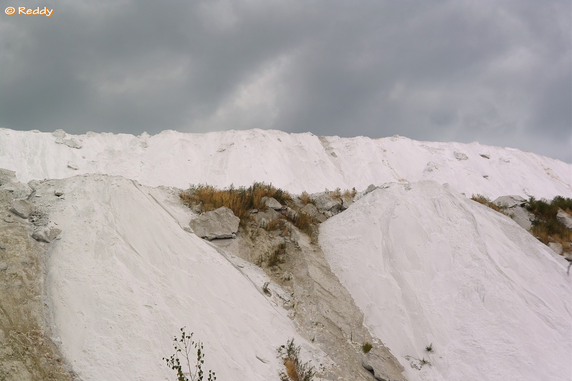 Гора ул. Белая гора Уссурийск. Белая гора Воскресенск. Фосфоритная гора в Воскресенске. Белая гора Магнитогорск.