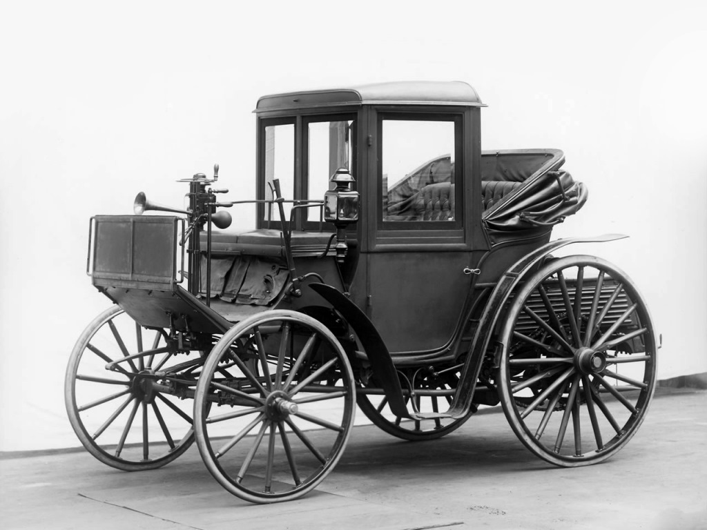 Первые машины как называются. Первый Мерседес Бенц 1897.