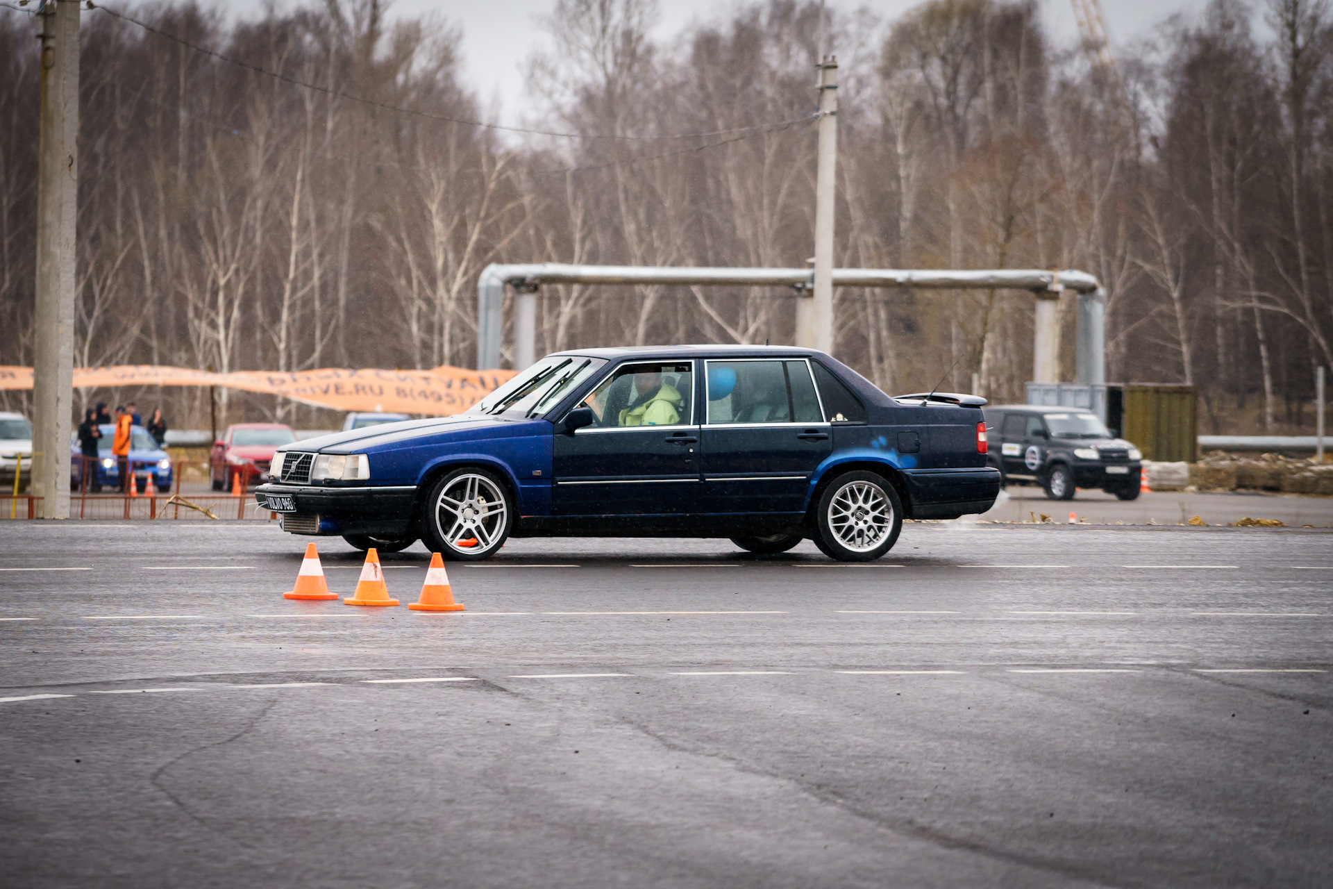 Volvo drive 2. Volvo 940 stance. Volvo 940 занижение. Volvo 940 Tuning. Volvo 940 Race.