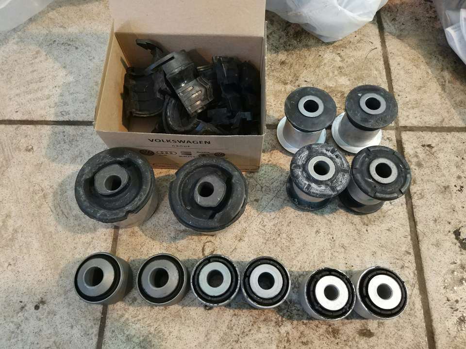 сайлентблок задней балки фольксваген туарег. сайлентблок заднего нижнего рычага туарег. сайлентблоки задних амортизаторов touareg 2008. сайлентблоки туарег нф. сайлентблоки передних нижних рычагов фольксваген туарег.