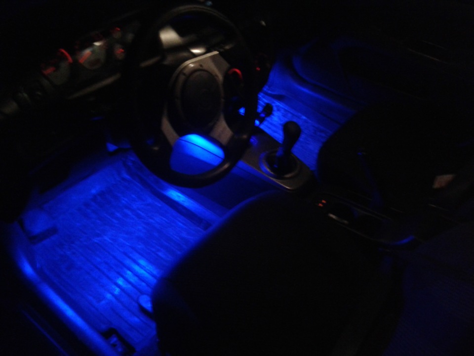 Подсветка ног — Mitsubishi Lancer IX, 1,6 л, 2006 года | тюнинг | DRIVE2