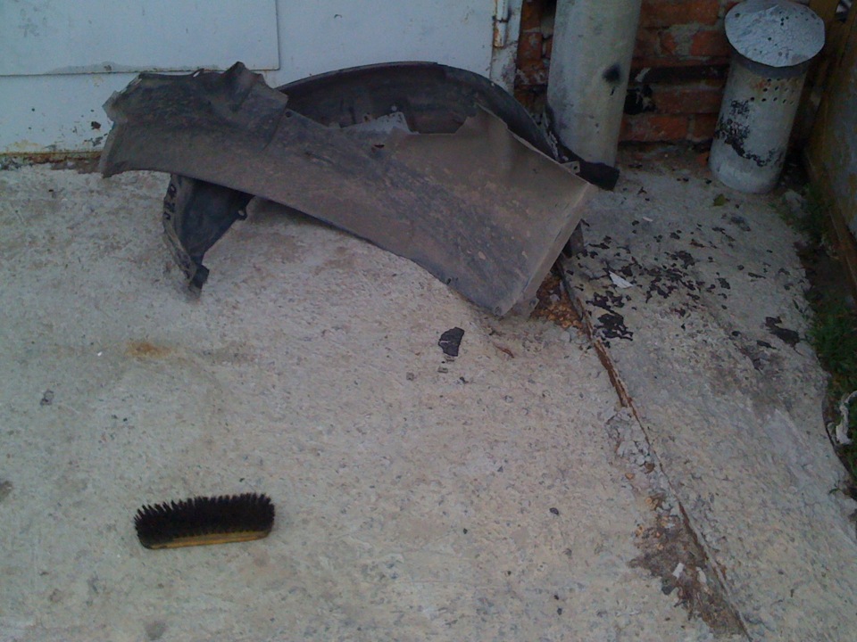 Переварка порогов ваз 2114. Локер задний тойота камри 30. Сгнили задние крылья lx470. Сгнил подкрылок. Сгнил задний подкрылок 2114.