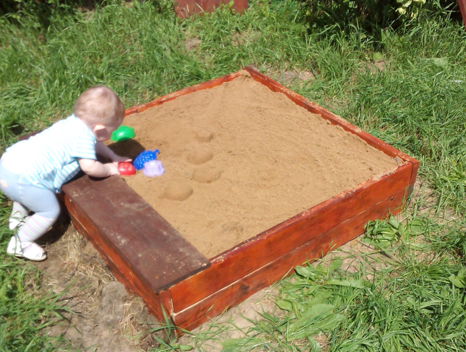 Песок для песочницы. Сколько надо песка в песочницу 1. Самая большая песочница. Песочница в детском саду. Песочница детская.