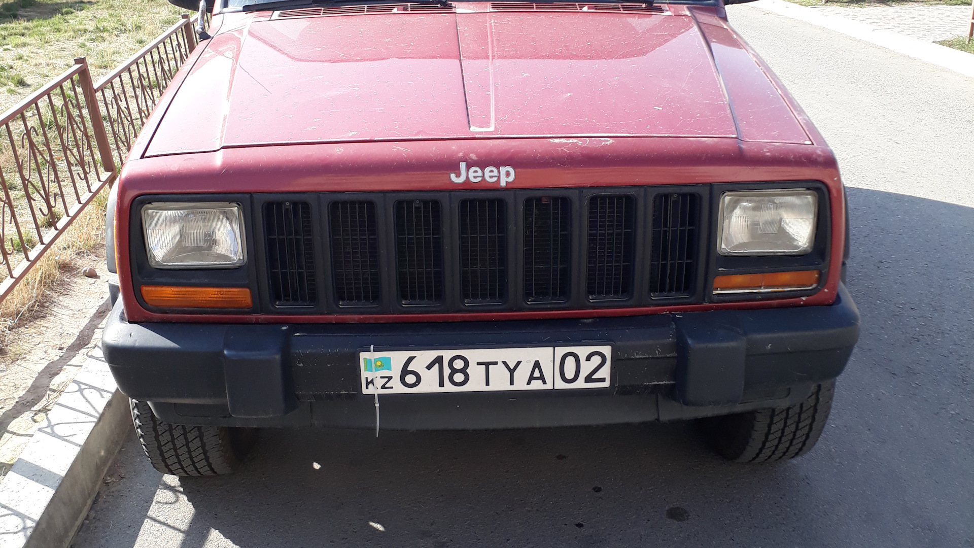 Jeep Cherokee (XJ) 2.5 бензиновый 1998 | Купе на DRIVE2