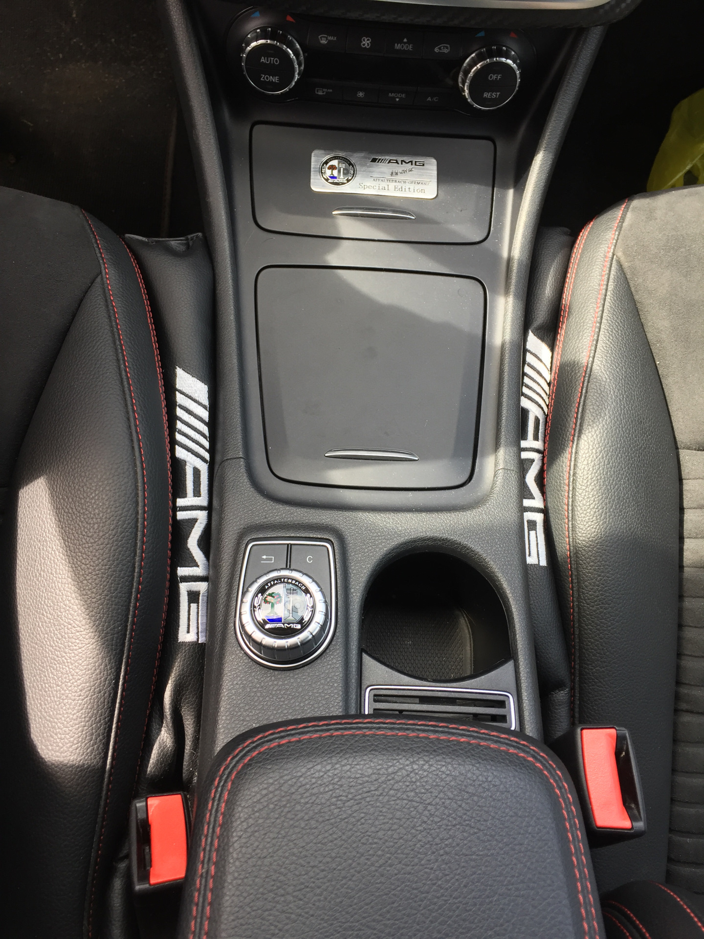 Поролоновые подушечки AMG — Mercedes-Benz A-Class (W176), 1,6 л, 2014 ...