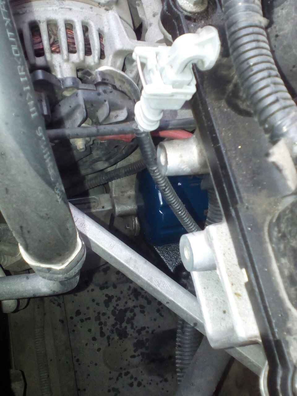 Фильтр Purflux LS933. Значительно больше, для Дизелей и бензиновых 2 литра. На месте. — 315р. — Renault Fluence. Запчасти на фото: LS933