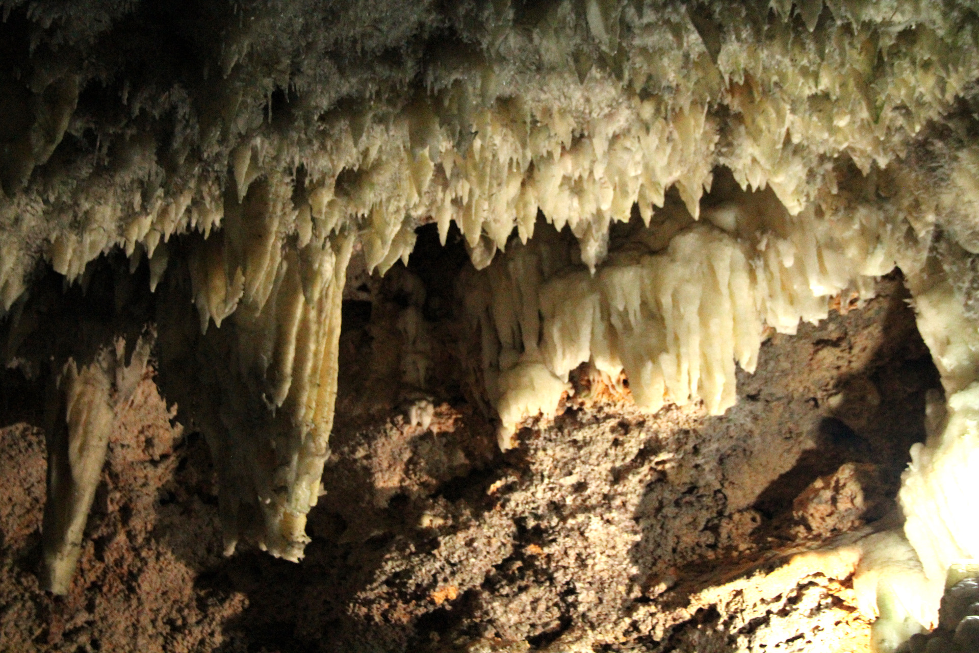 Пещеры на кубе