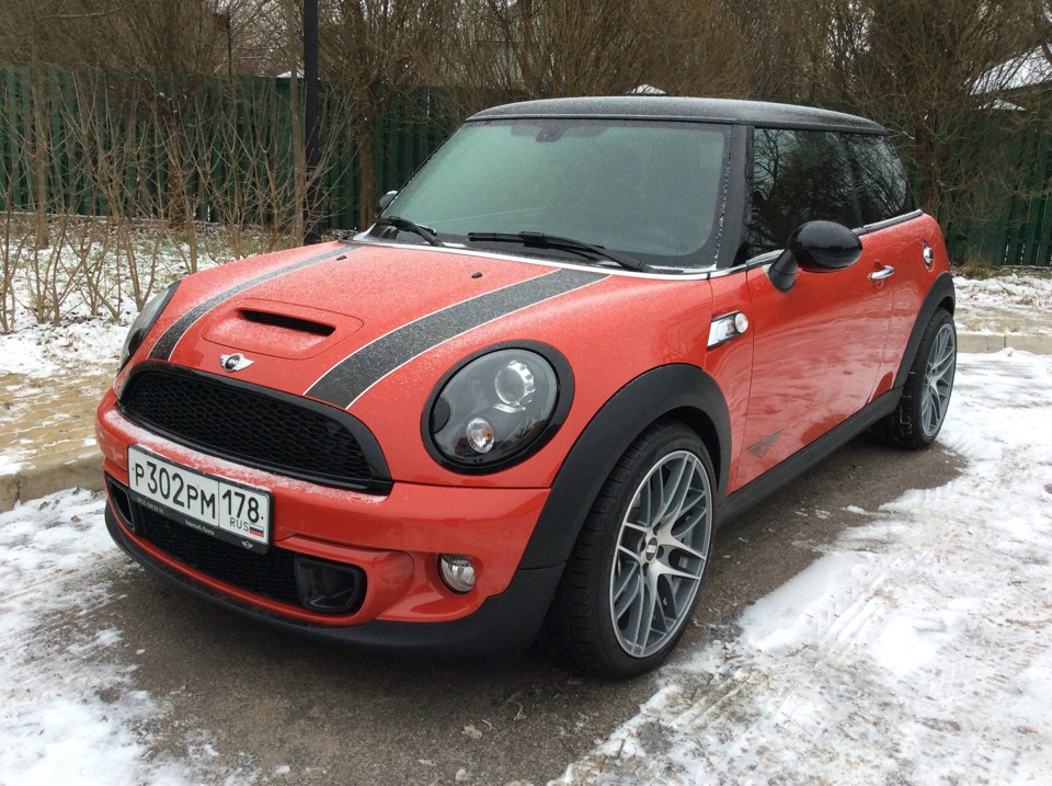 Mini Cooper r56 красный