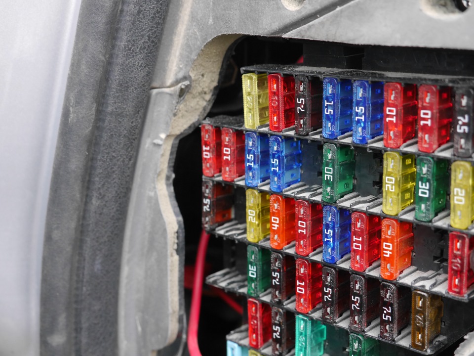 колодку пришлось выкручивать полностью — Saab 9-5 (1G)