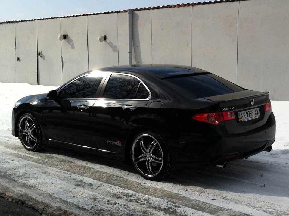 Аккорд черный. Honda Accord 2008 черная тонированная. Honda Accord 2008 тонированная. Хонда Аккорд 7 черный тонированный. Хонда Аккорд 2008 тонированная.