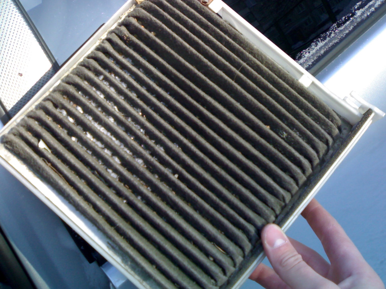 Cabin filter replacement - Toyota Hilux Surf 34L 2002