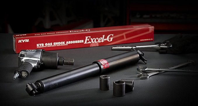 Нюансы монтажа Kayaba Excel-G на популярные модели авто