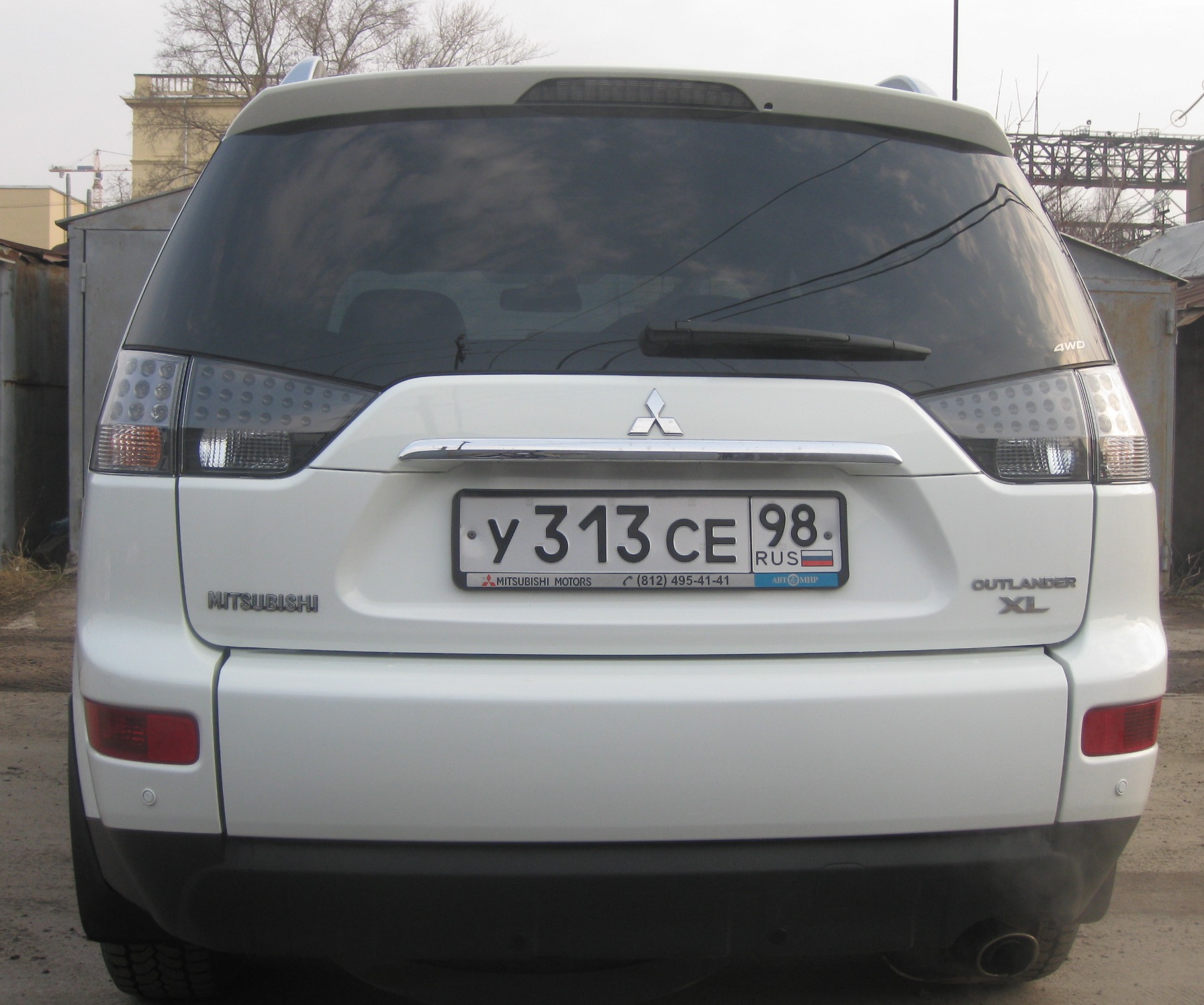 8. Рама, Рамка, рамочка гос. номера — Mitsubishi Outlander XL, 2,4 л, 2008  года | аксессуары | DRIVE2