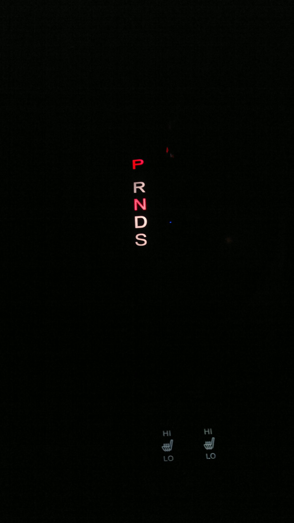 заменя лампы подсветки рычага АКПП — Honda Civic 4D (8G), 1,8 л., 2008 ...