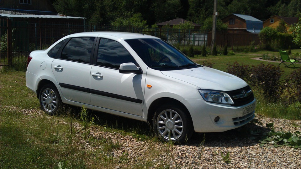 Lada Granta Белавый