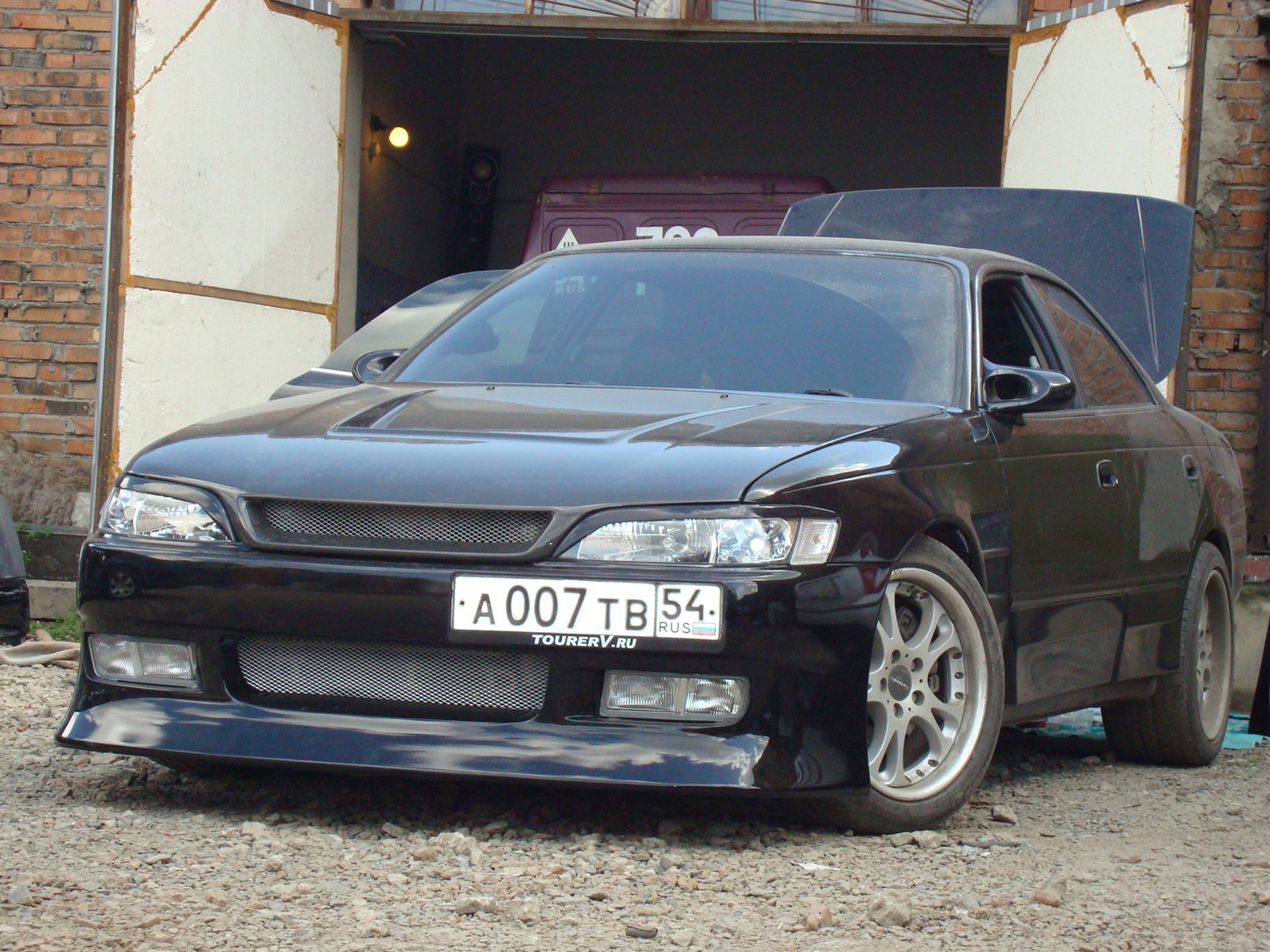 Assembly Process Day Two - Toyota Mark II 25L 1995