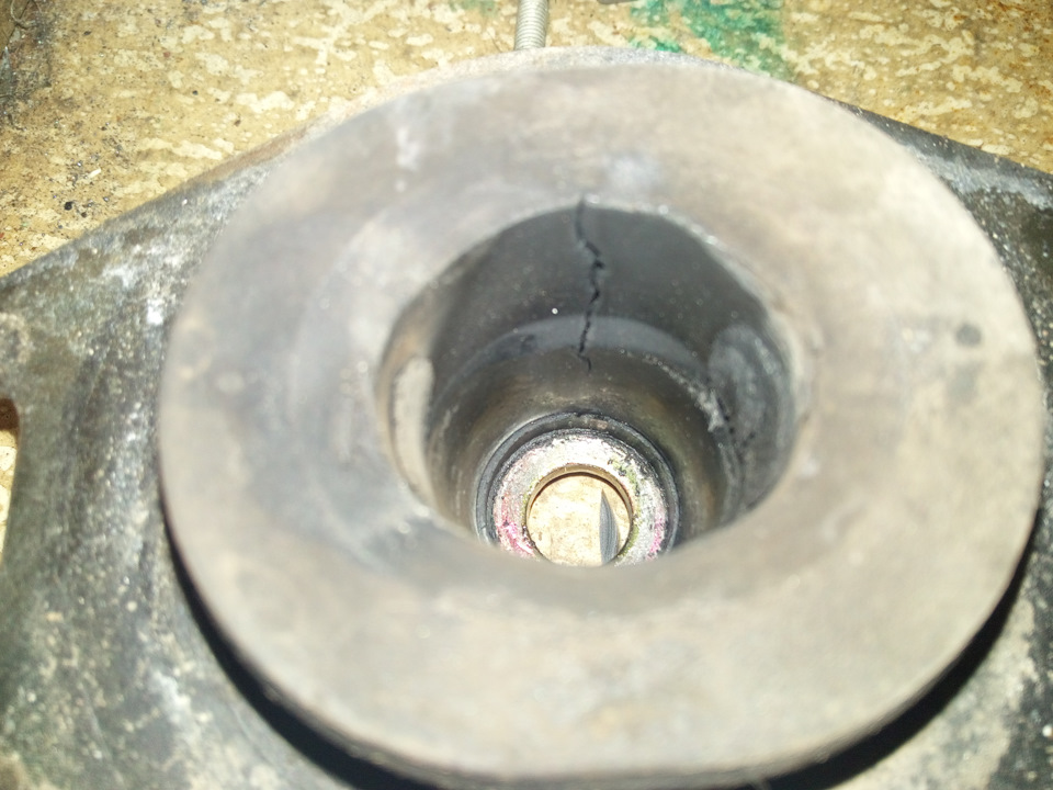 Заменил подушку МКПП (BE4). Она же, левая опора двигателя. — Peugeot ...