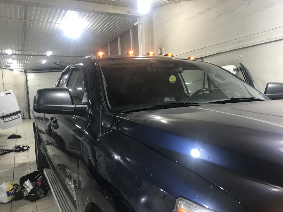 Огни автопоезда — Toyota Tundra (II), 4,6 л, 2010 года | электроника ...