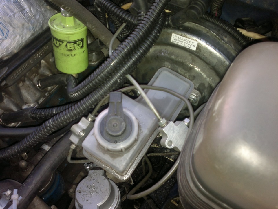 приоровут вплотную к моторному щиту на классику — Lada 21074, 1,6 л ...