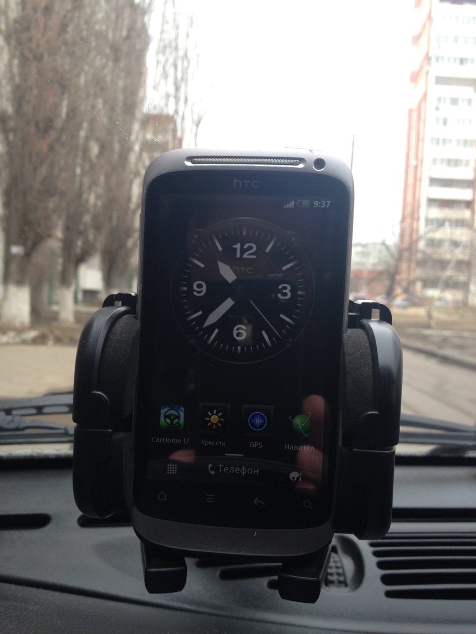 Навигатор HTC Desire S — Chevrolet Niva, 1,7 л, 2010 года | аксессуары |  DRIVE2