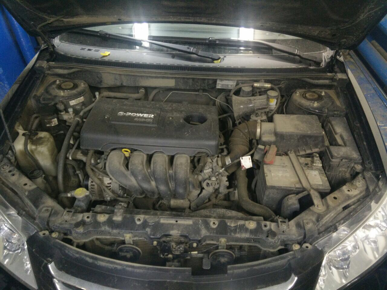 Двигатель эмгранда. Двигатель Geely Emgrand ec7 1.5. Подкапотка Geely Emgrand ec7. Geely Emgrand ec7 Fe-1. Двигатель Geely Emgrand ec7.