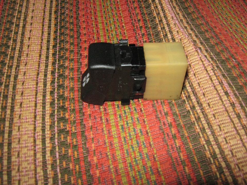 1] Выключатель вентилятора системы охлаждения двигателя с подсветкой ...