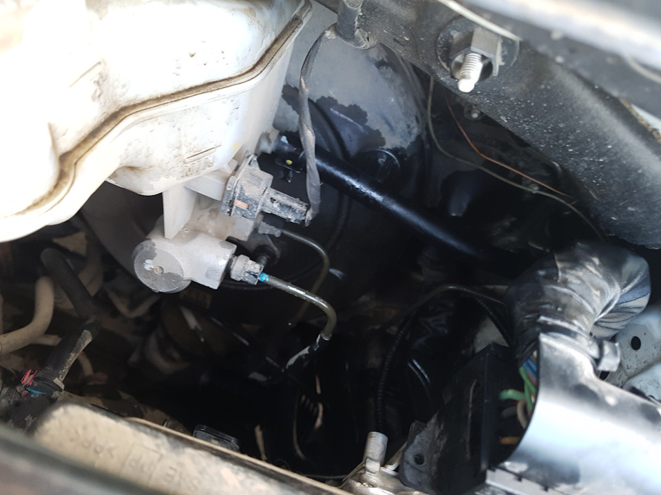 Потек цилиндр сцепления((((((((( — KIA Cerato (3G), 1,6 л, 2013 года ...