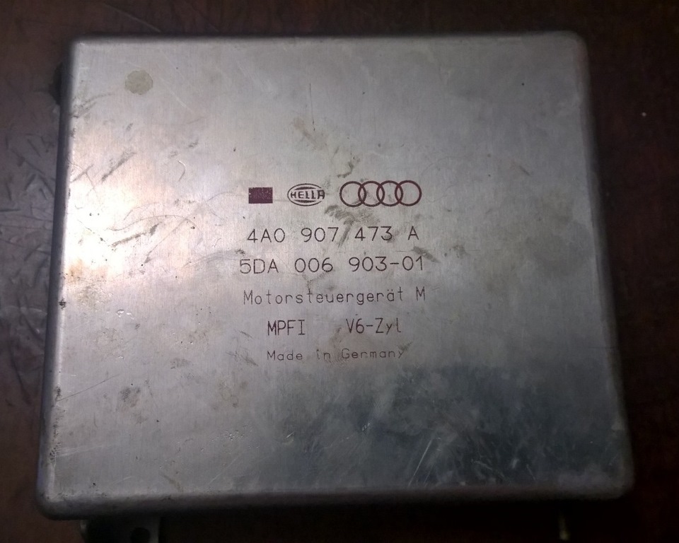 Фото в бортжурнале Audi 100 (C4). Запчасти на фото: 4A0907473A, 5DA00690301