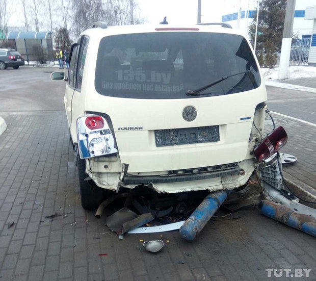 Ржавеет газовый баллон на авто. Смотреть фото Ржавеет газовый баллон на авто. Смотреть картинку Ржавеет газовый баллон на авто. Картинка про Ржавеет газовый баллон на авто. Фото Ржавеет газовый баллон на авто