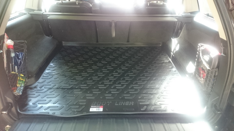 Купил ковер в багажник — Volvo XC90 (1G), 4,4 л, 2008 года | своими ...