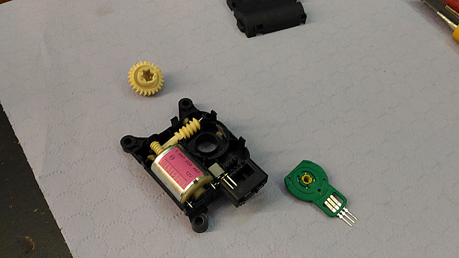 Сервопривод savage 2. Принцип работы сервопривода печки автомобиля. Принцип работы сервопривода печки автомобиля. 0501211805 ремкомплект сервопривода. Ремонт сервопривода mg996r.