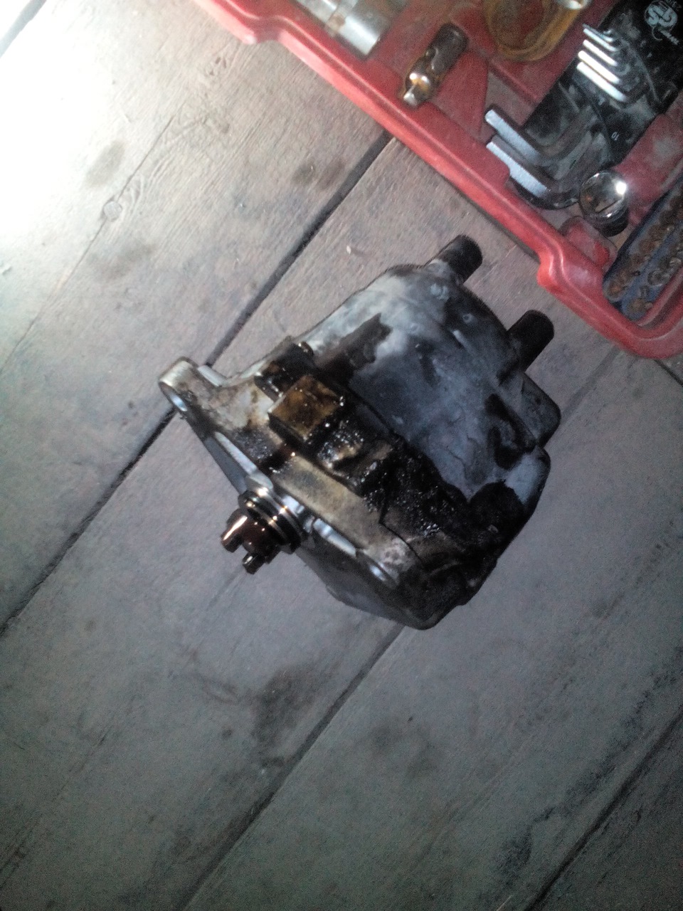 Замена прокладки клапанной крышки и прокладки трамблера. — Honda