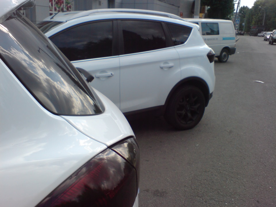 Встретил на районе Кугу, глядя на которую решил и самому затонировать ...