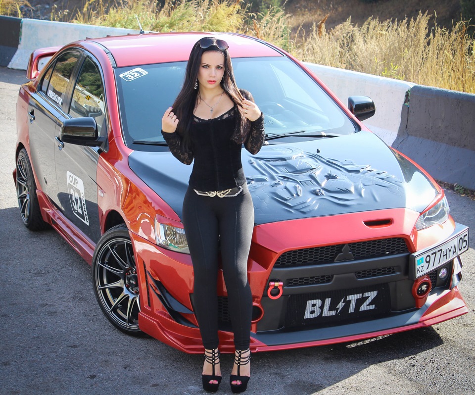 Mitsubishi Lancer 10 girl