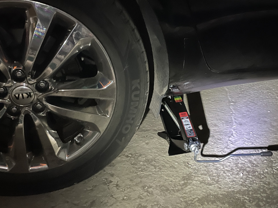 Домкрат — KIA Carnival (3G), 2,2 л, 2017 года | аксессуары | DRIVE2