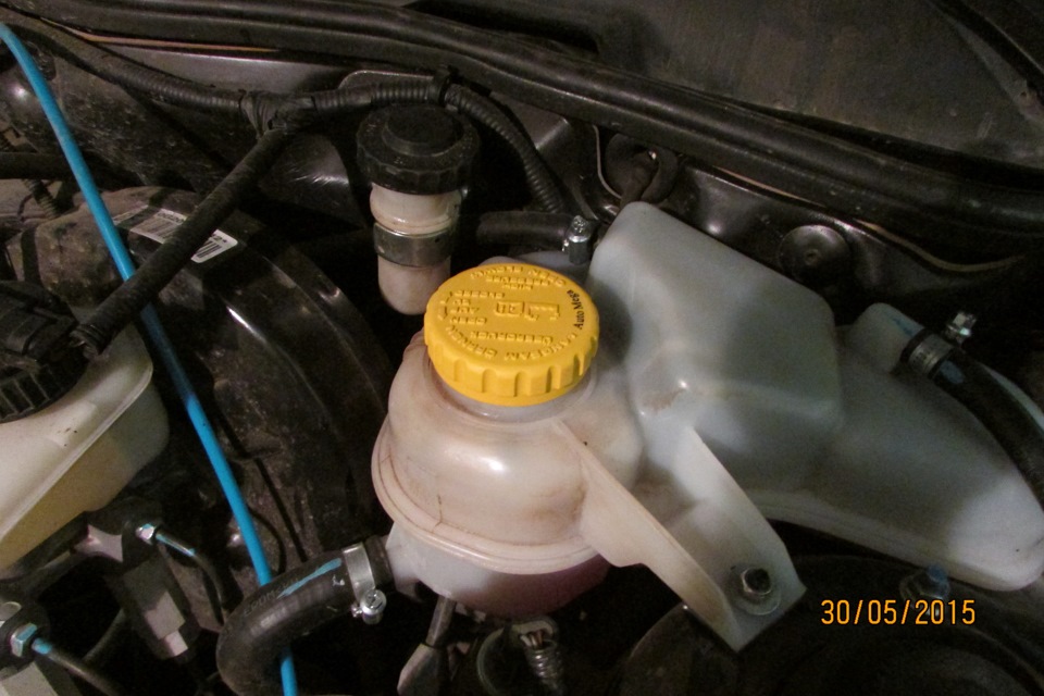 Крышку заменил.Ремень генератора с гуром получен.Завтра замена ГРМ ...