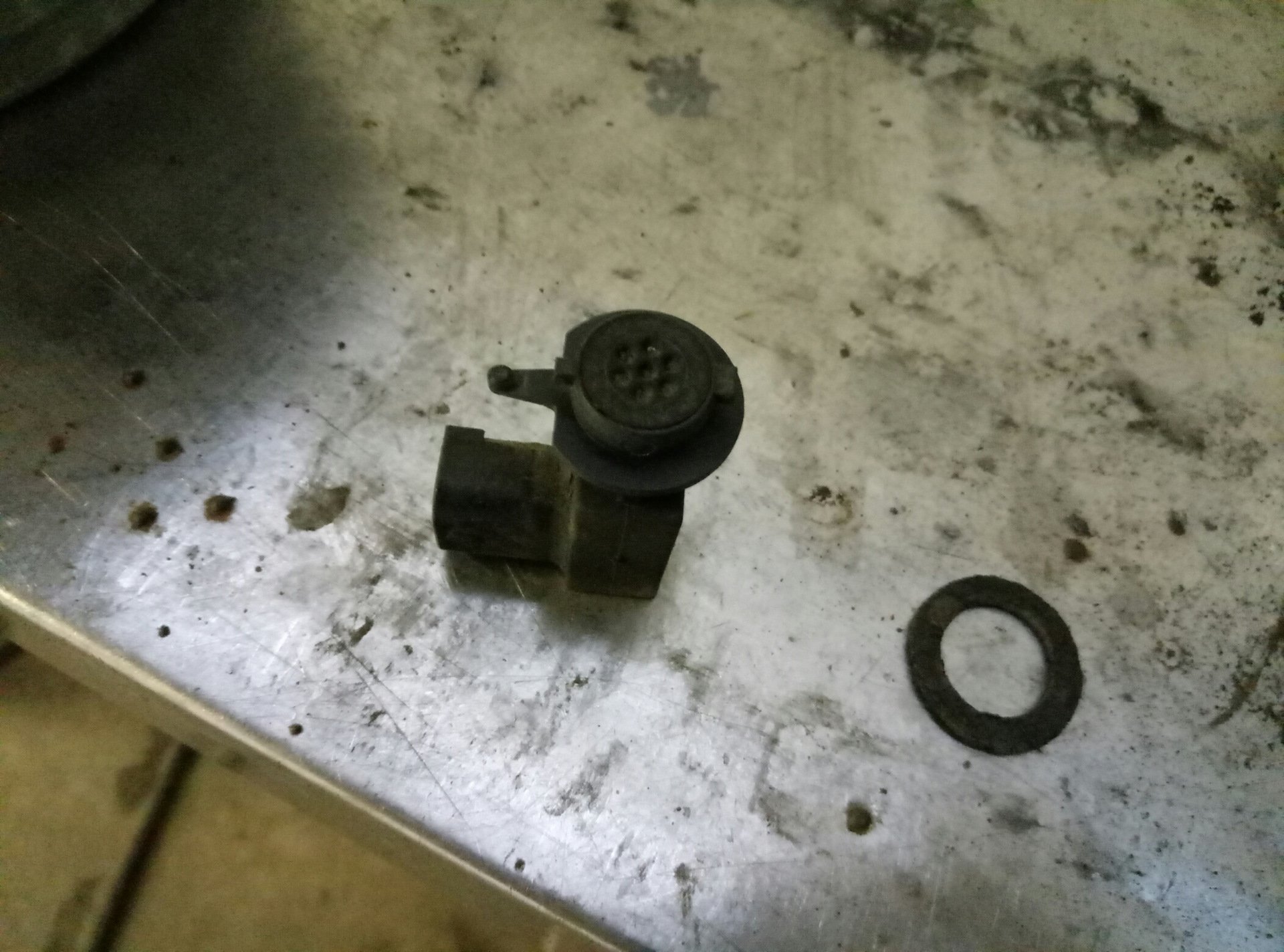 Обслуживание вентилятора печки — Volvo XC90 (1G), 2,5 л, 2006 года ...