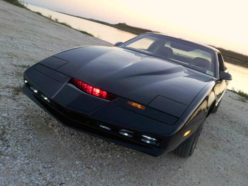 Китт. Китт 1982. Понтиак Фаерберд Китт. Pontiac Trans am 1982 k.i.t.t. Рыцарь дорог Китт.