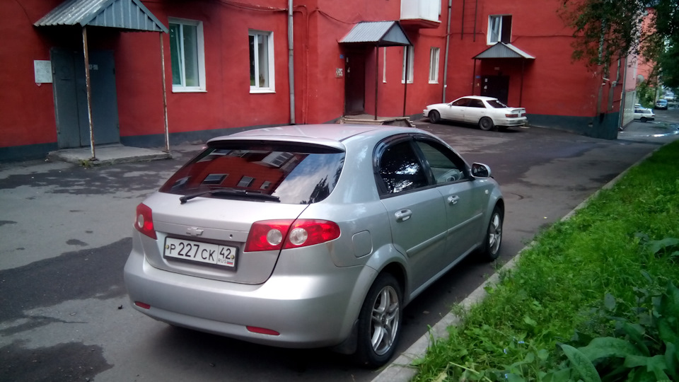 При нажатии педали тормоза загораются ПТФ — Chevrolet Lacetti 5D, 1,6 л ...