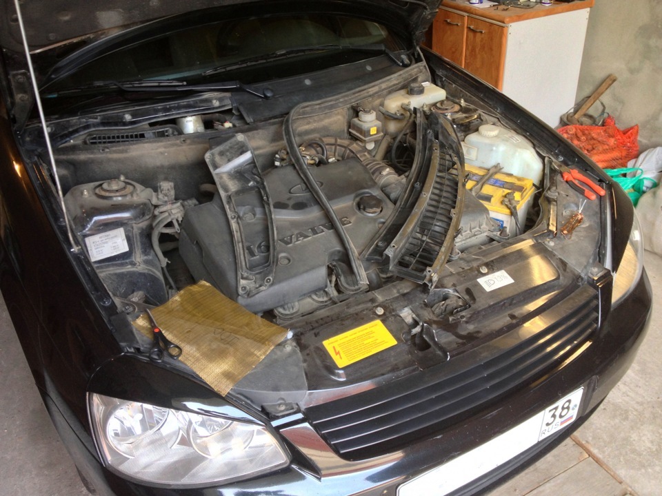 Сеточка воздухозаборника салонного фильтра. Приора без кондиционера ...