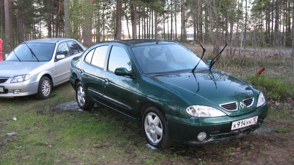 Рено меган 1999. Рено Меган Классик 1999 года. Renault Megane Classic 1.6.