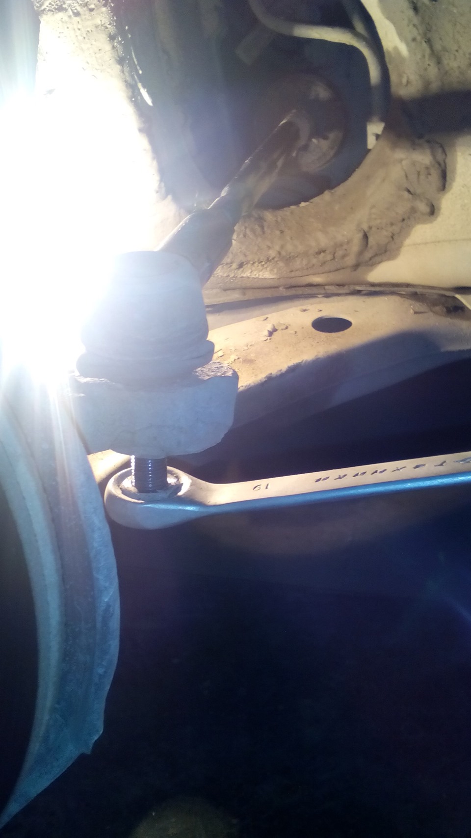 Замена рулевых наконечников CTR — Toyota Corolla (110), 1,5 л, 1998 ...