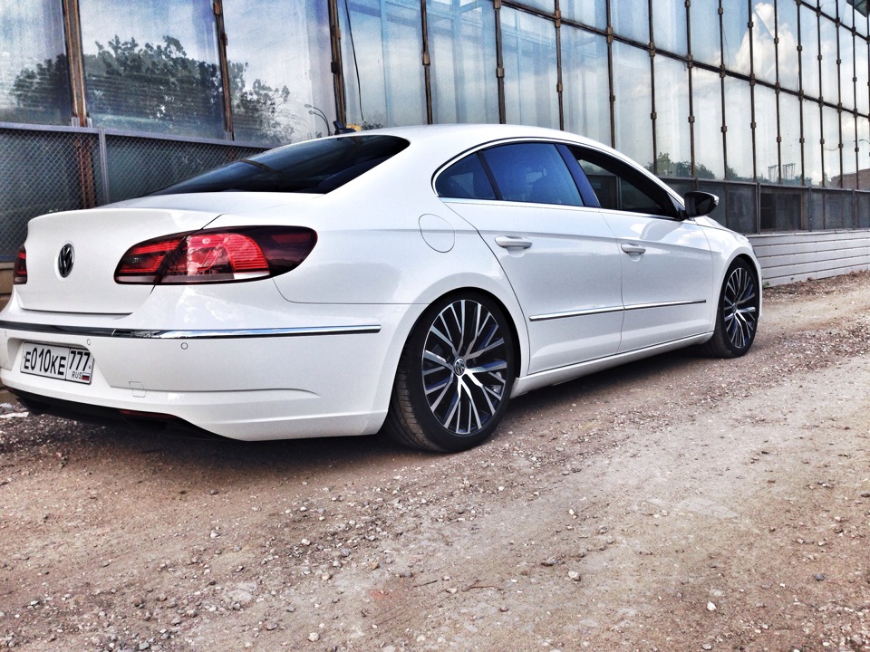 Volkswagen Passat cc 2012 stance