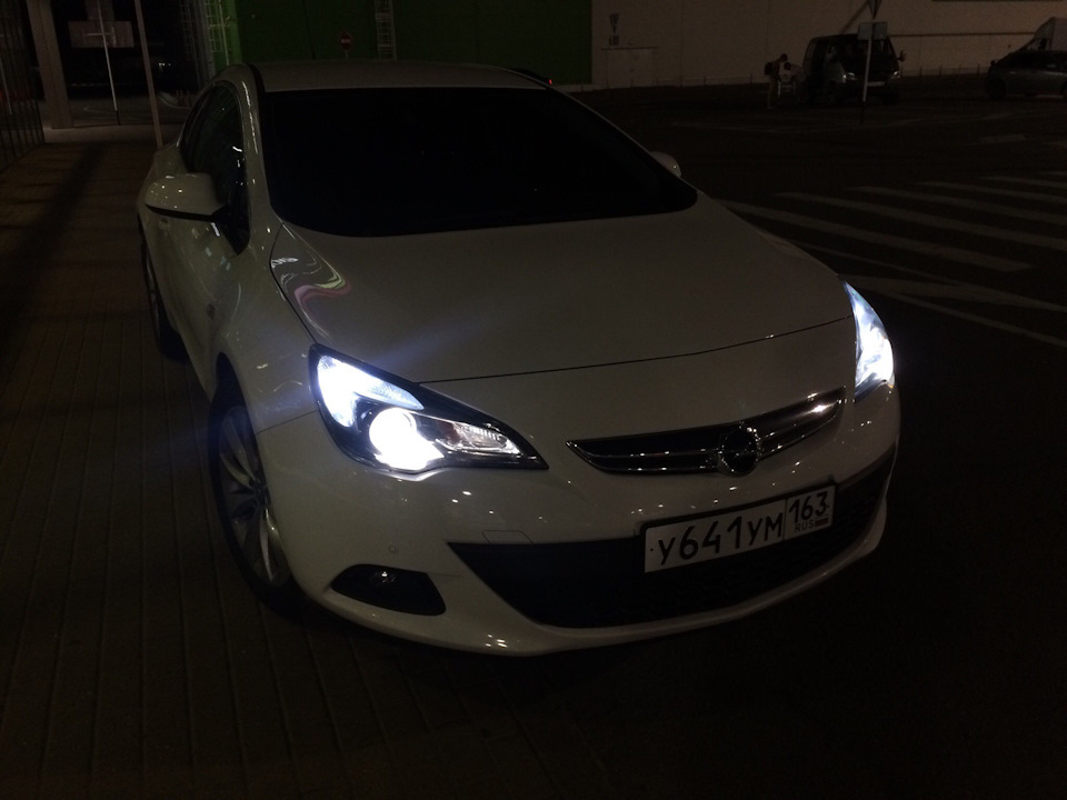 Свет опель. Лампы Opel Astra j GTC. Astra GTC J лампочки AFL. Opel Astra j фары лампы лед.